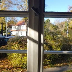 Schüttelmeditation Blick aus dem Fenster