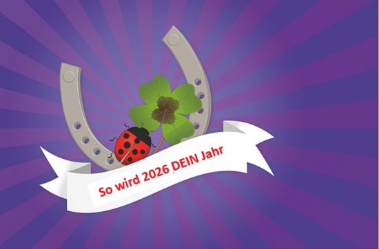 Glücksklee, Marienkläfer und Hufeisen mit Spruch "So wird 2026 dein Jahr" als Symbol zu den guten Vorsätzen.
